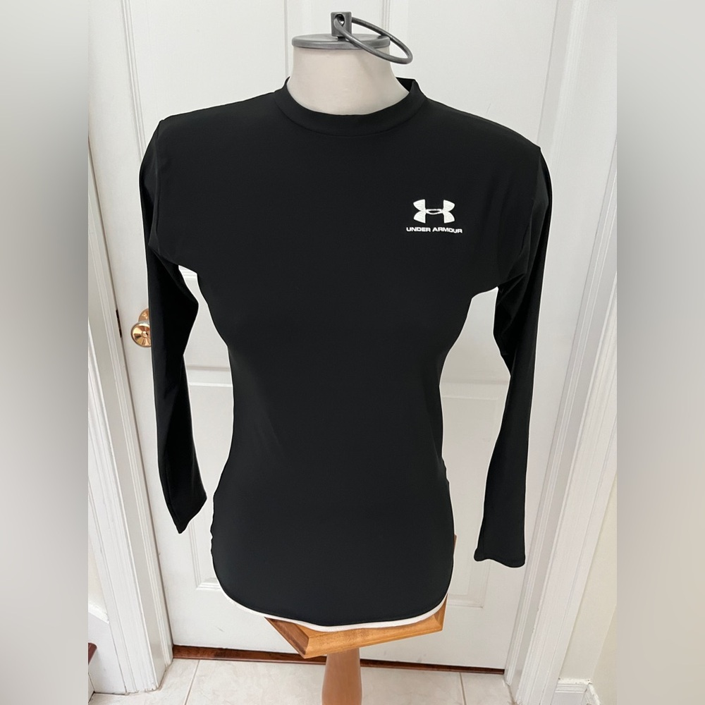 Under Armour Women's Black Long Sleeve athletic top